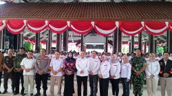 Presiden Prabowo Subianto Bagikan 200 Becak Listrik Di Kabupaten Sidoarjo Untuk Pengemudi Becak Lansia